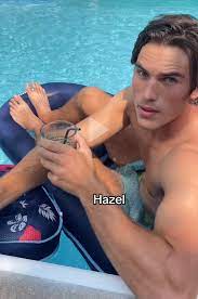 Zach Cox's Feet << wikiFeet Men