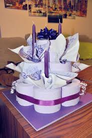 Torte Toilettenpapier Selber Machen Lila Kerzen Schleife Deko Geschenke Zum 50 Toilettenpapier Toilettenpapier Kuchen