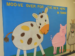 Animals Chalked Title From Pinterest Animal Inspiration From A Birthday Party Napkin Farm Preschool Classroom Bulletin Boards School Bulletin Boards