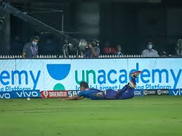 Trent boult will be up against mi skipper rohit sharma in the wtc final. Mi Vs Srh Trent Boult Falling Over While Fielding Leaves Jimmy Neesham In Splits Watch Cricket News