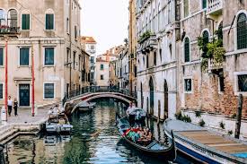 Unless you have no choice, i wouldn't advise venice in you won't be seeing the city at its best. 3 Days In Venice A Venice Itinerary For Peak Summer Season To Avoid The Crowds Helena Bradbury