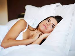 Lentes De Contacto 365 Espana Sabia Que Puede Dormir Con Los Ojos Abiertos Se Le Conoce Como Lagoftalmo Nocturno Una Condicion Del Ojo Que No Permite Cerrar Completamente Los Parpados Durante