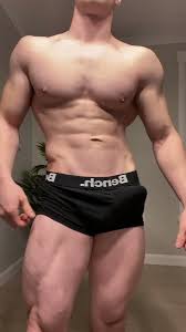 Musculosos gay @musculososgays - Twitter Profile | Sotwe