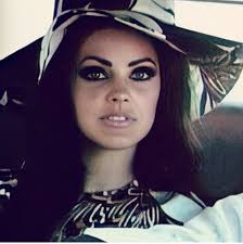 Who was better-looking in her prime: Marilyn Monroe or Priscilla Presley?