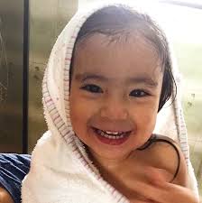 Que crezcas para ser virtuosa. Que crezcas para ser auténtica. Que siempre  conozcas la verdad y veas las luz que te rodea. Que seas siempre valiente,  firme y fuerte. Que permanezcas por