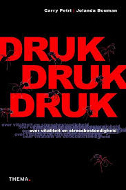 Druk is a study in extremes, featuring the narrowest, widest, and heaviest typefaces in the commercial type library to date. Druk Druk Druk Boek Carry Petri Jolanda Bouman 9789058715517 Online Bestellen Thema Nl