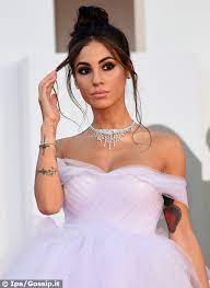 Find the perfect giulia de lellis stock photos and editorial news pictures from getty images. Giulia De Lellis With Acne On The Red Carpet In Venice Shows The Imperfections