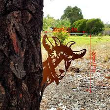 Wenn die eule in originalgröße am teichrand steht, der panther aus polyresin hinter dem busch lauert und von weitem der 330 cm hohe elefant heranprescht. Ziege Deko Rost Tierfiguren Gartenstecker Kaufland De