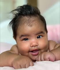 Que regalo tan inmenso verte crecer, ahora fuera de mi, pero siempre dentro  de mi corazón. ❤️ Feliz inicio de semana de parte de Alicia. 🫶🏼