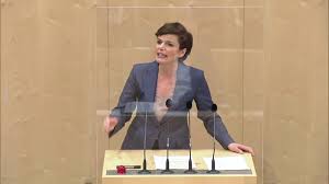 Er trägt die volle verantwortung für dieses chaos. Rendi Wagner 2021 Wels Austria November 24 2018 On November 24 And 25 2018 The Spo Social Democratic Party Februar Nur Die Schulen Zu Offnen Ware My Images