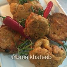 الزهرة او القرنبيط مع الباذنجان المقلي من المطبخ الهندي الطريقة اسلق الزهرة قليلا افضل حتى تنضج بسرعة تصفى نقطع باذنجان دوائر Indian Food Recipes Food Chicken