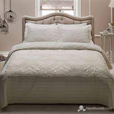 Her ev alışverişinde mutlaka olan ürünler nevresim, çarşaf, yatak örtüsü gibi ürünlerdir. Tac France Cift Kisilik Yatak Ortusu Ekru Fiyati