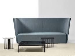 Die hohe rückenlehne ermöglich ihnen ein ungestörtes und geschütztes sitzen und arbeiten. Velour Sofa Mit Hoher Ruckenlehne Kollektion Velour By La Cividina Design Antonio Rodriguez