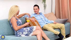Perfect mature MILF seduces young boy | xHamster