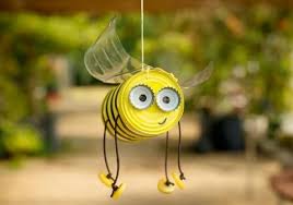 Basteln Mit Blechdosen Die Dosenbiene Upcycled Crafts Tin Can Crafts Can Crafts