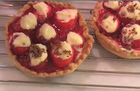 Tartelettes Aux Fraises Chaudes La Cuisine De Monica Recette Mini Tarte Alimentation Tartelettes Fraise