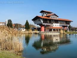 Das hdw beherbergte bis 2016 den deutschen weinfonds (dwf) und das deutsche weininstitut (dwi). Haus Des Deutschen Weines Georg Dahlhoff Fotografie