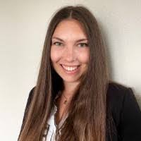 Laura Heine's Instagram, Twitter & Facebook