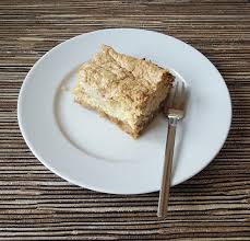 Für die tortenfüllung die stachelbeeren durch einen sieb gießen und gut abtropfen lassen, dann die stachelbeeren auf dem tortenboden verteilen. Nuss Quark Eischnee Kuchen Ebbinger De Lecker Essen
