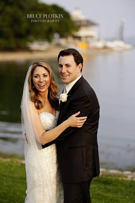 Amanda Raus & Todd Piro - Tờ The Laurel | "Thúc đẩy sự hợp tác giữa các nhà báo (cả nam và nữ, nhà báo phát thanh, blogger và những người đam mê truyền thông) tại cơ quan lập pháp."
