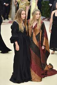 The twins have been household names since they were babies, thanks to scoring a role on full house — one of the biggest tv shows ever. Entwirft Mary Kate Olsen Ihr Brautkleid Selbst Promiflash De