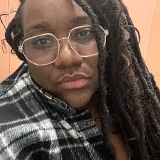 Ebony Hopper's Instagram, Twitter & Facebook