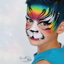 Grundiere zuerst die weißen stellen über den augen spitz und schräg nach oben verlaufend mit dem schwämmchen. Kinderschminken Tiger Sparkling Faces Kinderschminken Farbenverkauf Kurse