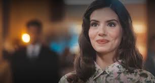 Amor Perfeito: Marê faz retorno triunfal e afronta Gilda na frente de todos 