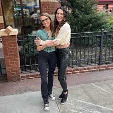 I love my friend Sam & also the fact that my brother's toddler clothes that  I found in the basement at my dad's *do* make good crop tops