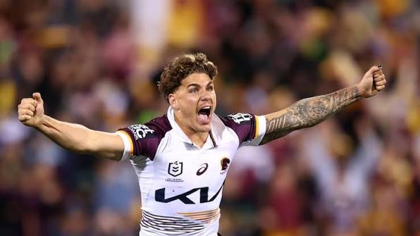 Reece Walsh grabs the Sun to lead Brisbane to an all-time victory over  Canberra - ABC News