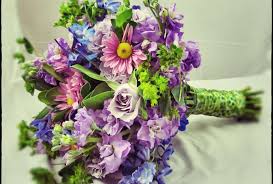 Wedding bouquets with wildflowers and roses. How To Make Your Own Rustic Wildflower Arrangements All The Step By Step Videos You Need