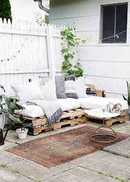 loungebank in tuin pallet houten pallet bank tuin zithoeken palet tuin
