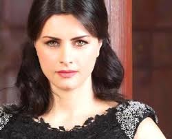 اللبنانية نور هكذا تعرفت على زوجها السوري مجلة الجرس