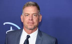 Troy Aikman xin lỗi vì phát ngôn "váy" vào tối thứ Hai - NBC Sports