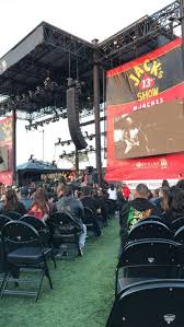 this seat has extra leg room at fivepoint amphitheater