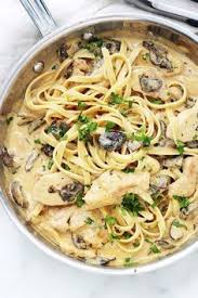 Pates Au Poulet Sauce Cremeuse Aux Champignons Recette En 2020 Tagliatelle Au Poulet Recette Tagliatelle Poulet Tagliatelles