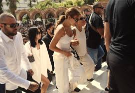 Δεν σου εύχομαι τίποτα άλλο παρά ευλογίες. S4ovripmucz8bm