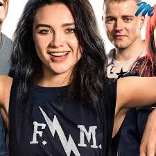 Get ready to rumble in this hilarious movie about a wrestling family! 💪  Watch Fighting With My Family at 20:05