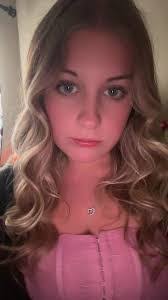 Kira Murray's Instagram, Twitter & Facebook