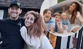 In april solomon said her wedding to swash is on pause. Stacey Solomon Reveals Her Wedding Plans Have Been Put On Hold Since Moving House Daily Mail Online