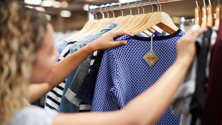 U.S. online thrift store chain ThredUp launches in Canada | CBC News