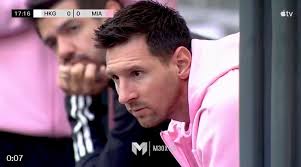 標題：梅建國，你不愛國了嗎？  標題寫的梅建國當然是開玩笑，起因是前年底阿根廷剛拿下世界盃後，中國的微博有一篇稱梅西的祖籍是中國的反串文章，意在揶揄中國足球，但因為反諷的太有趣，從此很多中國的網友提到梅西，很多人都會開玩笑稱其為梅建國。  梅西目前在貝克漢 ...