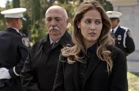 While grey's anatomy and sister series station 19 have been off the air for months and there is no news of when exactly they might be back on abc with new episodes, there is some big news for both shows. Station 19 Le Spin Off De Grey S Anatomy Vient De Tuer L Un De Ses Personnages Principaux