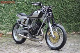 Selain itu di sini admin sudah menyediakan beragam desain serta bentuk yang barangkali kamu dapat rujukan buat motor roda dua kalian miliki. Enggak Mau Kalah Sama Rx King Yamaha Rx S Dandan Ala Flat Track Gridoto Com