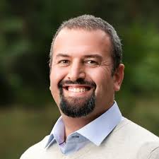 Nima Zardara har tatuerat Eskilstunabor i 15 år. Nu ska han syssla med  annat. "Jag känner mig klar", säger han.