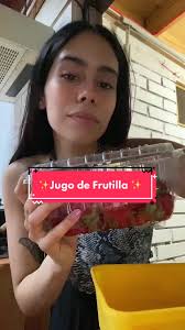 Delicioso Jugo de Fresa con Mango en Pachacútec