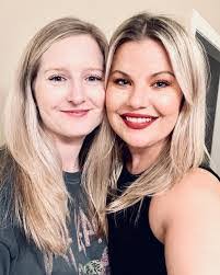 Whitney Sage's Instagram, Twitter & Facebook