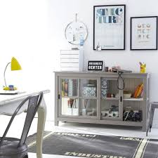 Grau Trendfarbe Fur Mobel Deko Und Ganze Raume Graue Mobel Graue Vitrinen Und Vitrine Landhausstil