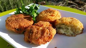 Croquettes De Poisson Et Pommes De Terre En 2020 Croquette De Poisson Croquettes Pomme De Terre