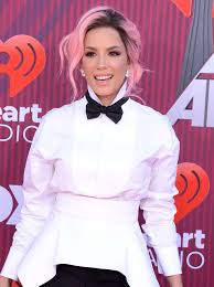 Sza, halsey, bruce springsteen, and more new jersey natives will be participating in a halsey opened up about the miscarriage she suffered in 2015 while on tour, calling the devastating. Halsey 2019 Iheartradio Music Awards 04 Gotceleb